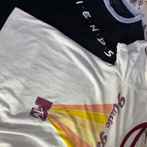 you like graphic tees ? grab 2 !